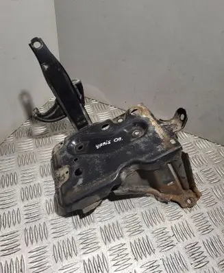 Toyota Yaris Battery bracket 744100D010