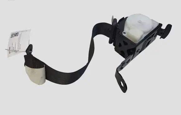 Opel Insignia A Rear seatbelt 13288436 02032011 045819