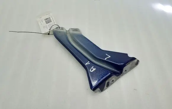Audi A1 Fender mounting bracket 8X0821135A