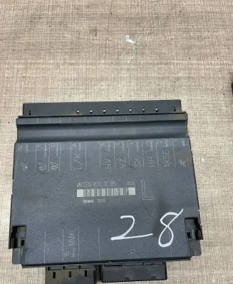 Mercedes-Benz S W220 Light module LCM A2208203185