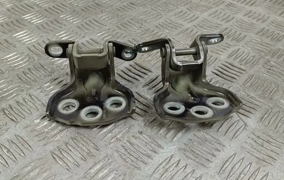 MG ZS Front door hinge set 