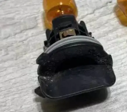 Ford Kuga III Headlight/headlamp bulb 90003016