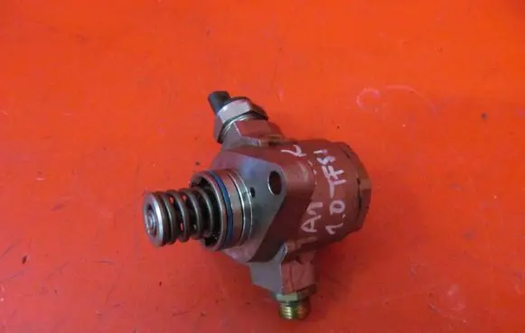 Audi A1 Fuel injection high pressure pump 04E127026