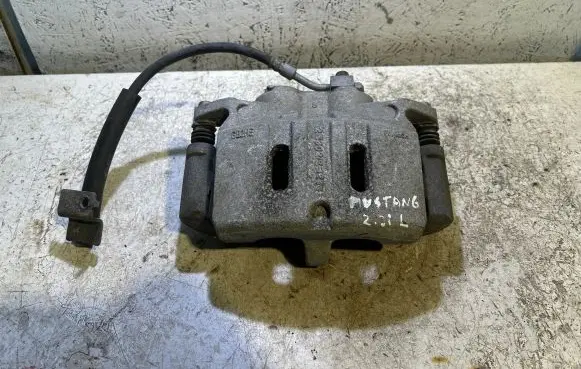 Ford Mustang VI Front brake caliper FR3C2011FF 51E433117000 1317M16