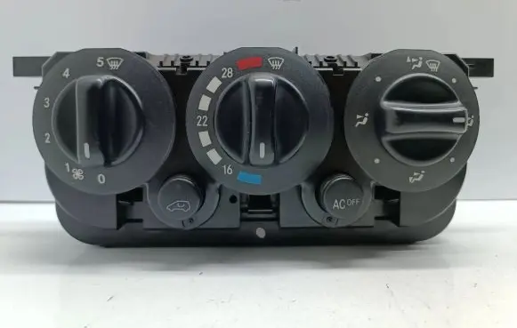 Mercedes-Benz A W168 Climate control unit 1688302285 Q014502 HW3901
