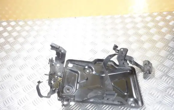 Fiat 500L Battery tray 51974147