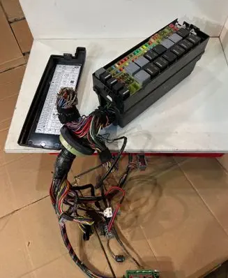 Land Rover Discovery 4 - LR4 Fuse box set GH2214290ERC 273P15060