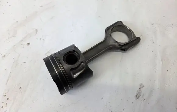 Saab 9-5 Piston fm1gm664