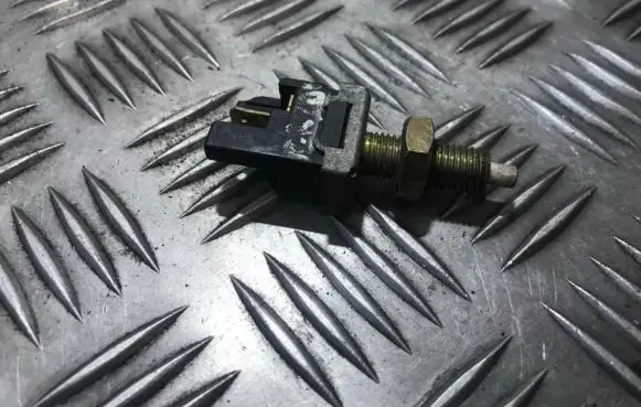 Mazda 323 Brake pedal sensor switch