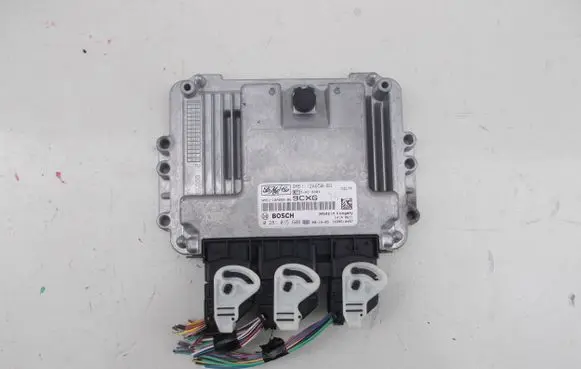 Ford Focus Engine control unit/module 9M5112A650BG 0281015608
