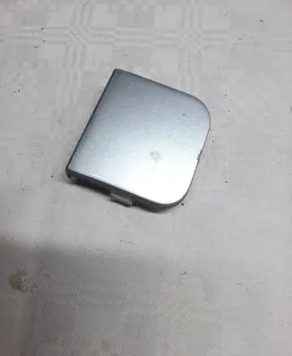 Ford Focus Front tow hook cap/cover 2M5117A989AB D2A3