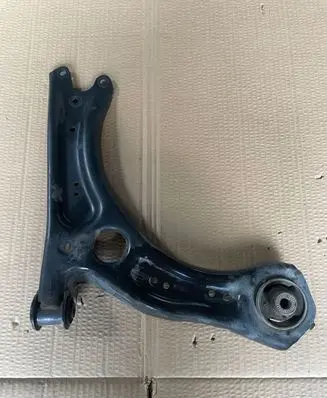 Skoda Scala Front lower control arm/wishbone 2Q0407152C