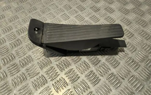 Volvo XC60 Accelerator throttle pedal 32269124