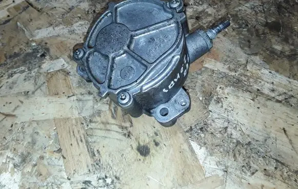 Volvo S40 Vacuum pump D1651C13004S