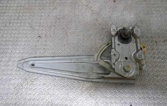 Toyota Yaris Rear door manual window regulator 