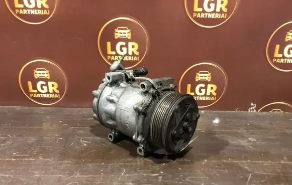 Volvo V60 Air conditioning (A/C) compressor (pump) 31348213
