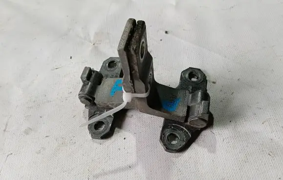 Infiniti G37 Front door lower hinge 80420JL00A
