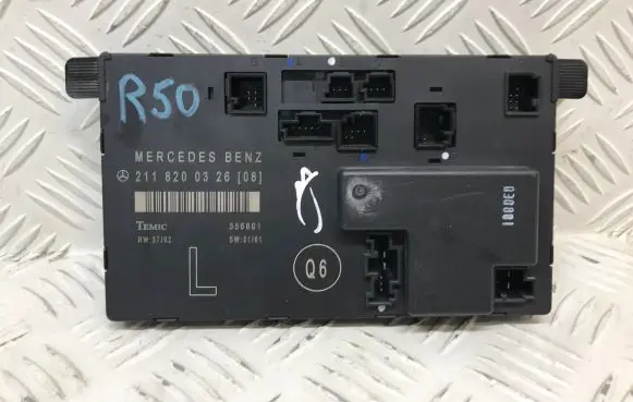 Mercedes-Benz E W211 Door control unit/module 2118200326