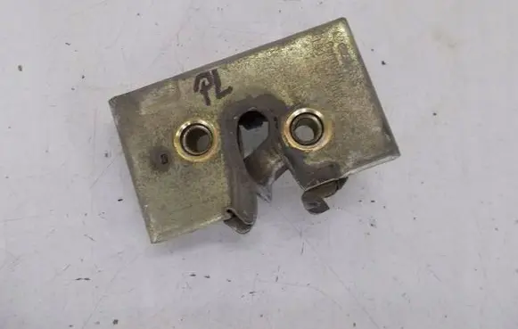 Volkswagen Polo II 86C 2F Front door lock 191837015C