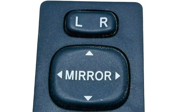 Toyota Yaris Wing mirror switch OYT25907 769746C 183574