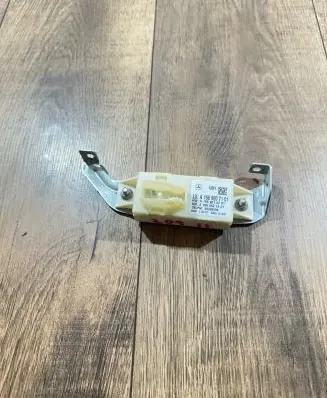 Mercedes-Benz C W204 Other control units/modules A1669007101 28298906 A1669010201