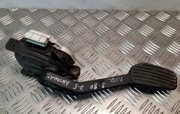 Volvo S80 Accelerator throttle pedal 30683517