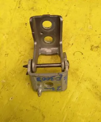 Peugeot 3008 II Rear door lower hinge