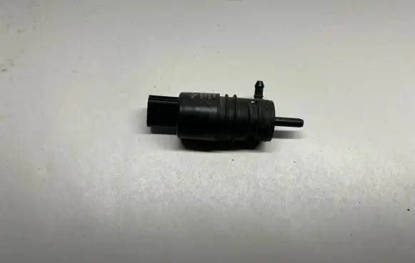 BMW X5 E70 Windscreen/windshield washer pump 6934160 67126934160