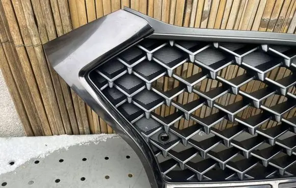 Hyundai Tucson LM Front bumper upper radiator grill