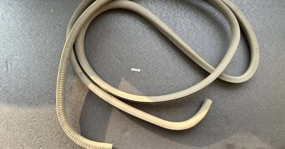 Nissan Patrol Y61 Trunk rubber seal (body) 76925VB001
