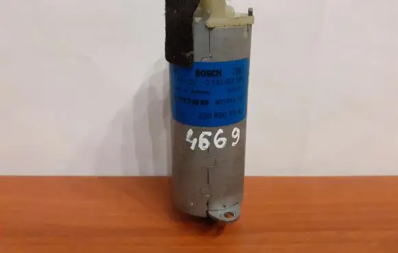 Mercedes-Benz S W221 Seat adjustment motor 0130002568 2208201542