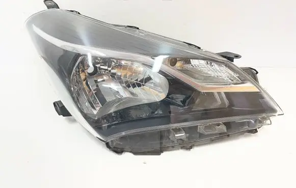 Toyota Yaris Headlight/headlamp 