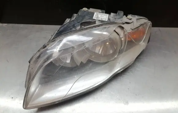 Audi A4 S4 B7 8E 8H Headlight/headlamp 8E0941003AJ