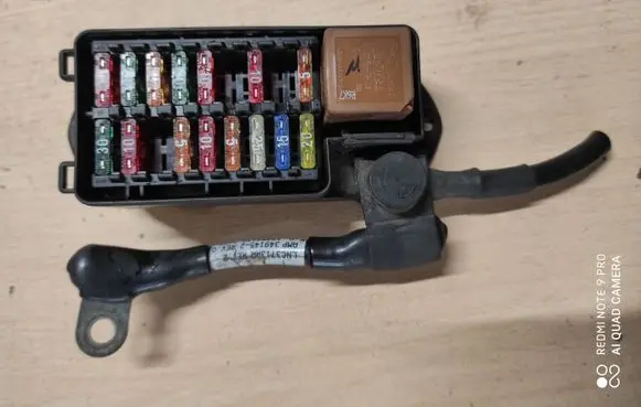 Jaguar XJ X308 Fuse module LNC2800AC