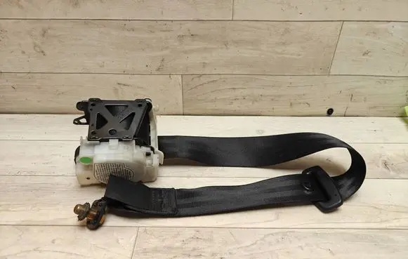 Audi A4 S4 B6 8E 8H Rear seatbelt 8E5857805G