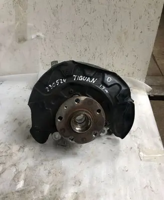Volkswagen Tiguan Front wheel hub 5q0407258c