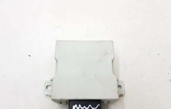 Toyota Avensis T250 Window wiper relay 150696