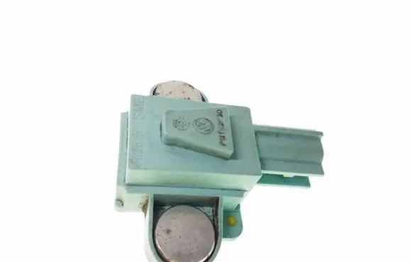 Audi A6 S6 C6 4F Airbag deployment crash/impact sensor