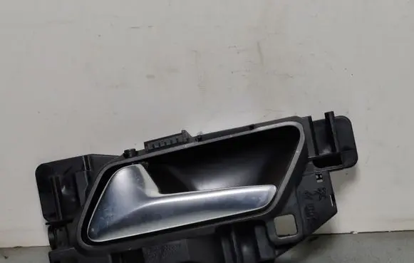 Opel Grandland X Front door interior handle 311339