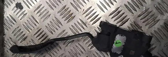 Toyota Avensis T270 Accelerator throttle pedal 7811005021
