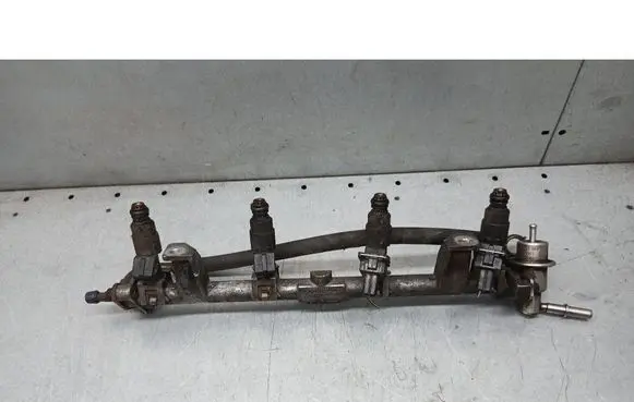 Ford Cougar Fuel injector supply line/pipe 