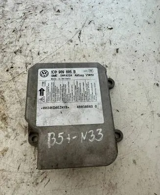 Volkswagen PASSAT B5 Airbag control unit/module 1C0909605B 0034KD0EZHYB