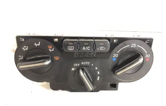 Subaru Impreza II Climate control unit 72311FE051 3B60234700