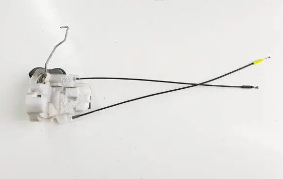 Subaru Impreza III Front door lock