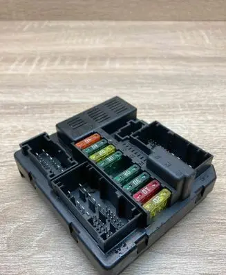 BMW Z4 E85 E86 Fuse module 7560626 756062601