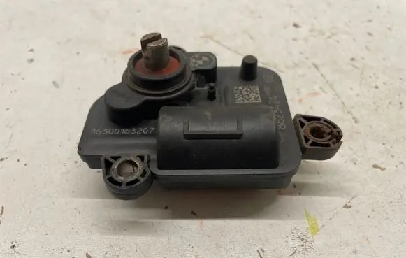 BMW 7 G11 G12 Intake manifold valve actuator/motor 8623424