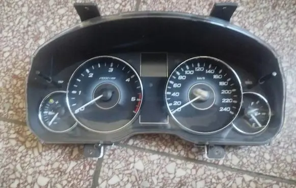 Subaru Legacy Speedometer (instrument cluster)