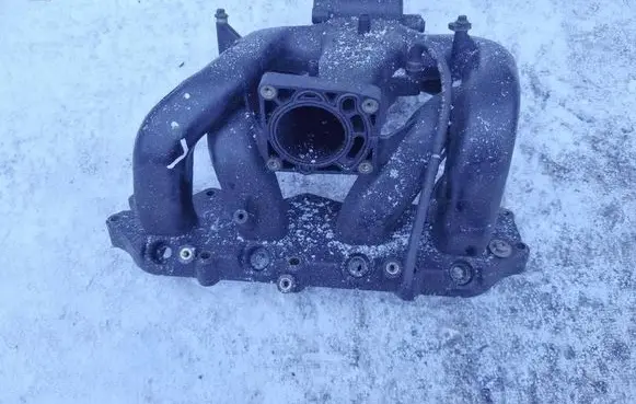 Ford Escort Intake manifold 968f9424ea 968f-9424-ea