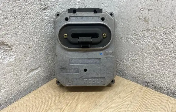 Volkswagen Sharan Window wiper relay 1397328044