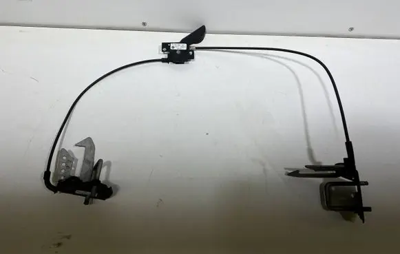 BMW 5 F10 F11 Engine bonnet (hood) release handle 7183765 7183763 7183764